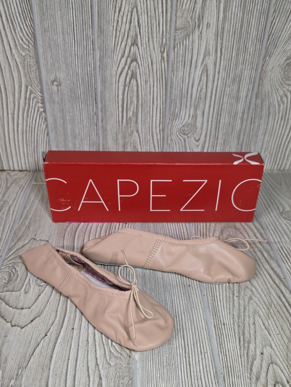 Capezio Daisy Ballet Shoes Light Pink Leather Dance Shoes Kids Size 4M NEW